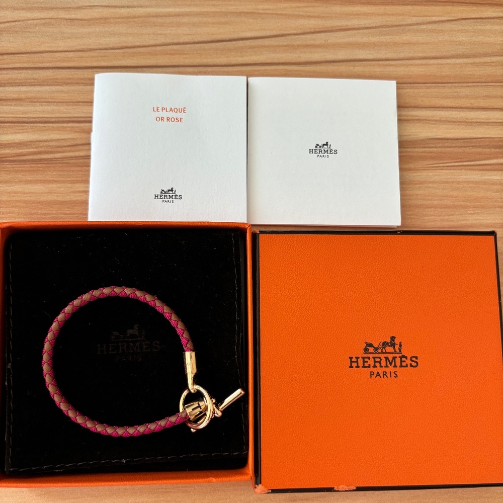 HERMÈS Leather Glenan Wrap Bracelet Rose